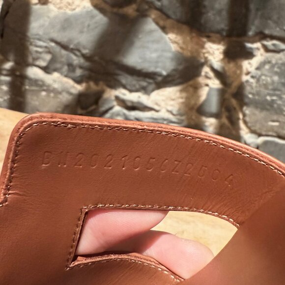 Hermès Gold Leather Oran H Flat Sandals - Picture 5 of 12